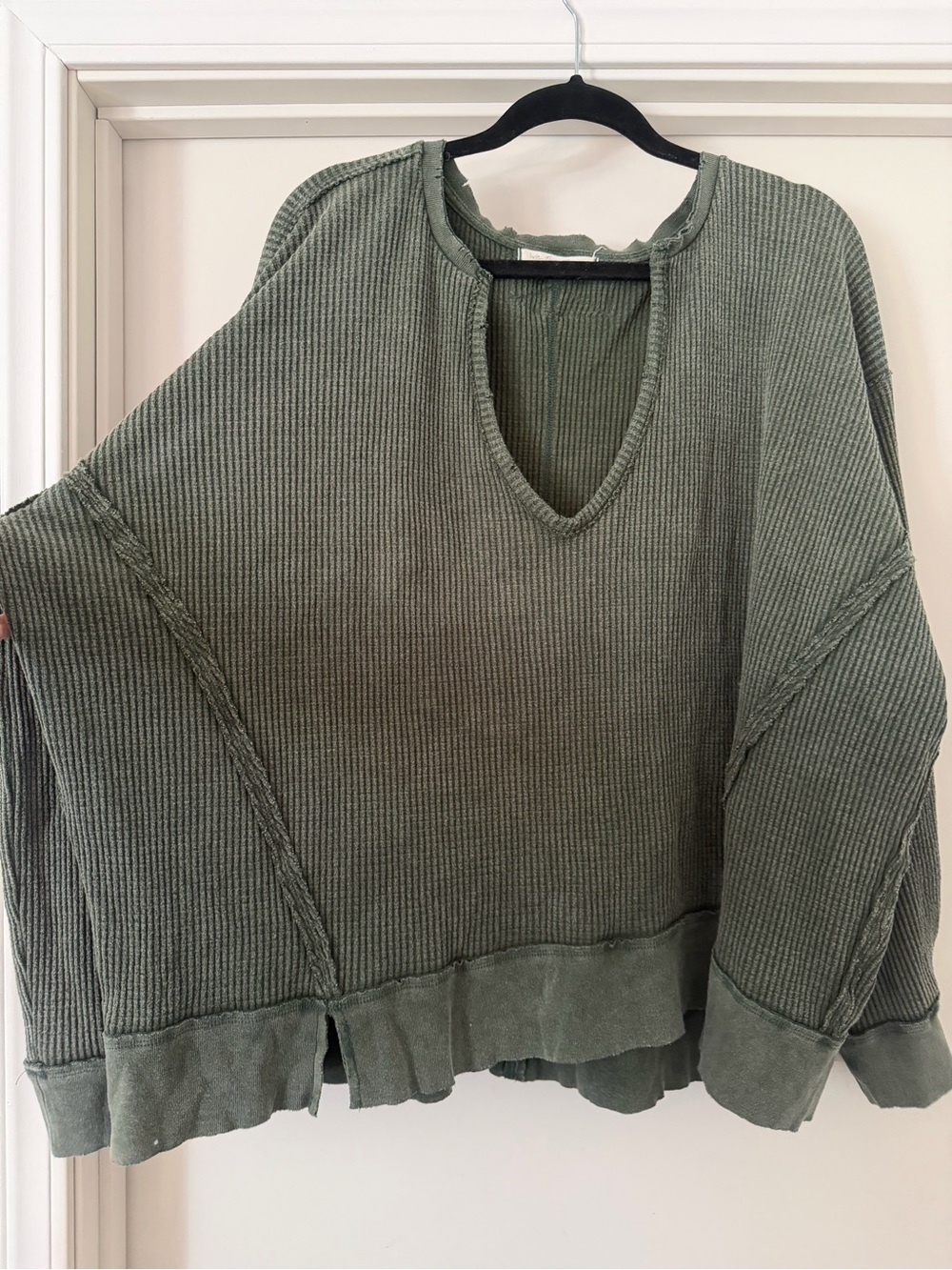 Free People Olive Green Oversized V-Neck Long Sleeve Top - Picture 6 of 9